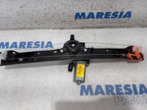 Used Window mechanism 2-door, front right Fiat Grande Punto (199) 1.3 JTD Multijet 16V 85 Actual Price € 30,00 Margin scheme offered by Maresia Parts