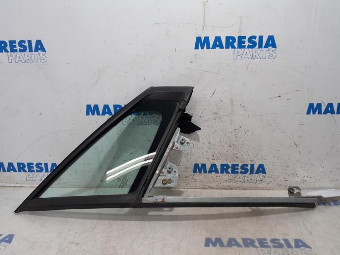 Usados Ventanilla triangular derecha delante Peugeot 308 CC (4B) 1.6 VTI 16V Precio € 45,00 Norma de margen ofrecido por Maresia Parts