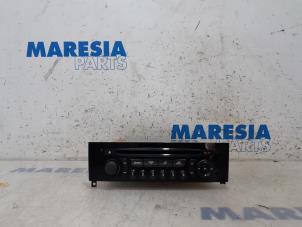 Usados Reproductor de CD y radio Peugeot 308 CC (4B) 1.6 VTI 16V Precio € 75,00 Norma de margen ofrecido por Maresia Parts