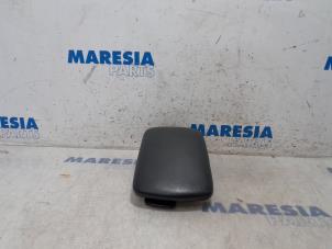 Used Armrest Peugeot 308 CC (4B) 1.6 VTI 16V Price € 75,00 Margin scheme offered by Maresia Parts