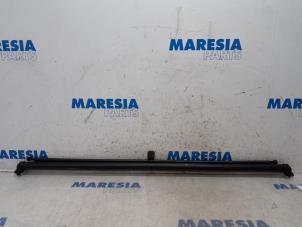 Used Luggage compartment cover Peugeot 308 CC (4B) 1.6 VTI 16V Price € 50,00 Margin scheme offered by Maresia Parts