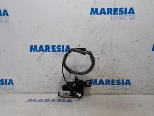 Used Door lock mechanism 2-door, right Peugeot 308 CC (4B) 1.6 VTI 16V Price € 50,00 Margin scheme offered by Maresia Parts