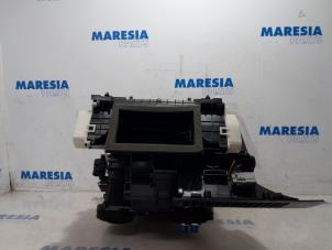 Used Heater housing Renault Captur (2R) 1.3 TCE 150 16V Price € 262,50 Margin scheme offered by Maresia Parts