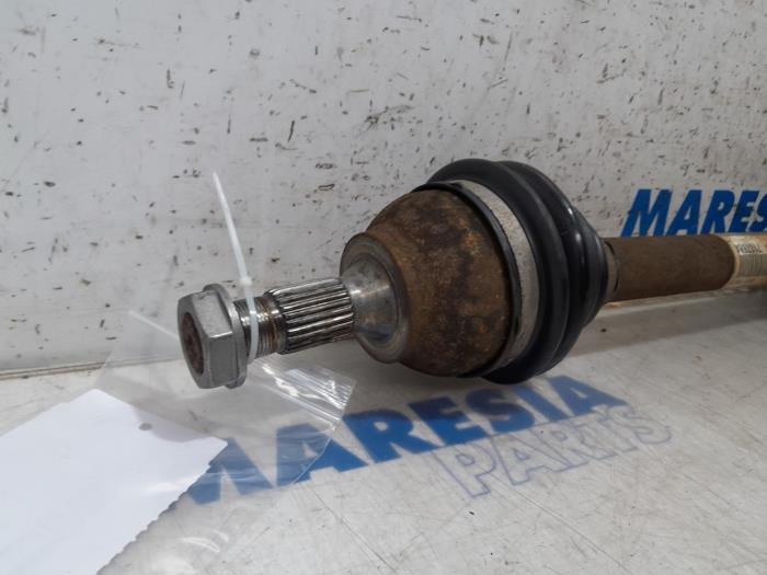 Front drive shaft, right from a Citroën DS4 (NX) 1.6 16V VTi 120 2011