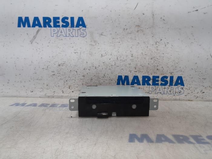 Używane Radio Citroen DS4 (NX) 1.6 16V VTi 120 Cena € 262,50 Procedura marży oferowane przez Maresia Parts