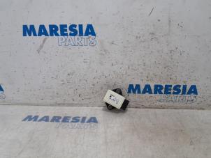 Używane Sterownik ESP Citroen DS4 (NX) 1.6 16V VTi 120 Cena € 30,00 Procedura marży oferowane przez Maresia Parts