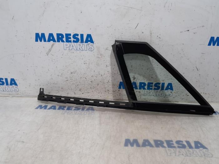 Usados Ventanilla triangular izquierda delante Citroen DS4 (NX) 1.6 16V VTi 120 Precio € 75,00 Norma de margen ofrecido por Maresia Parts