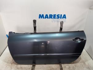 Used Door 2-door, left Peugeot 307 CC (3B) 1.6 16V Price € 199,00 Margin scheme offered by Maresia Parts
