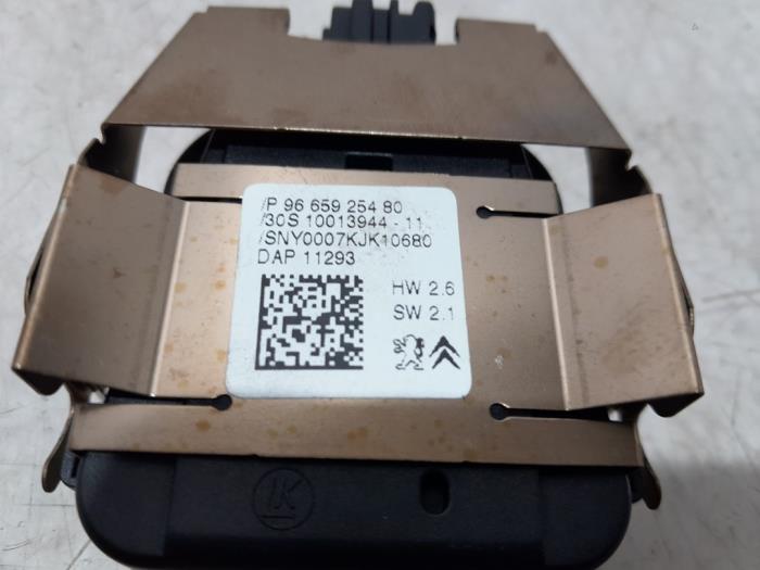 Begagnade Regnsensor Peugeot 508 SW (8E/8U) 1.6 THP 16V Pris € 20,00 Marginaltabell erbjuds av Maresia Parts