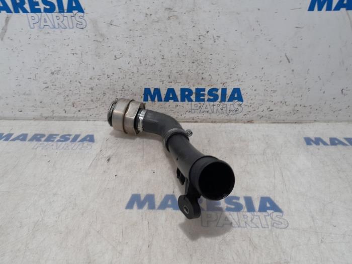 Intercooler Rohr van een Renault Captur I (2R) 1.3 TCE 150 16V 2019