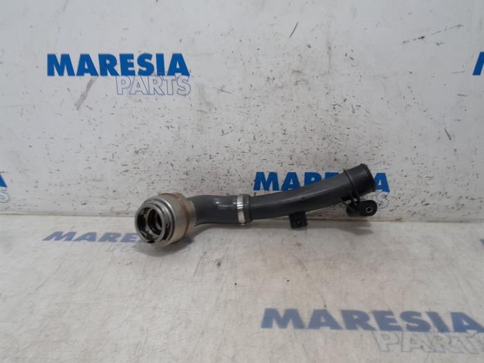Gebrauchte Intercooler Rohr Renault Captur I (2R) 1.3 TCE 150 16V Preis € 40,00 Margenregelung angeboten von Maresia Parts