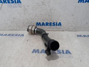 Intercooler Rohr van een Renault Captur I (2R) 1.3 TCE 150 16V 2019