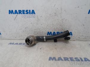 Used Intercooler tube Renault Captur (2R) 1.3 TCE 150 16V Price € 40,00 Margin scheme offered by Maresia Parts