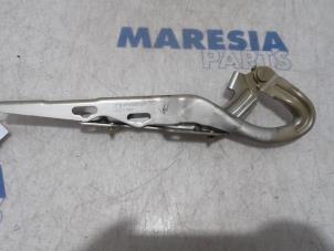 Used Bonnet Hinge Peugeot 207/207+ (WA/WC/WM) 1.6 16V VTi Price € 20,00 Margin scheme offered by Maresia Parts