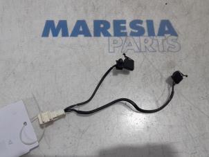 Usados Sensor (otros) Peugeot 307 CC (3B) 1.6 16V Precio € 30,00 Norma de margen ofrecido por Maresia Parts