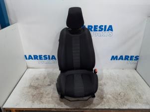 Gebrauchte Sitz rechts Peugeot 308 (L3/L8/LB/LH/LP) 1.2 12V e-THP PureTech 110 Preis € 131,25 Margenregelung angeboten von Maresia Parts