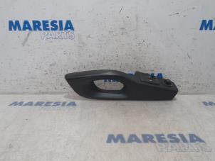 Used Multi-functional window switch Opel Vivaro B Combi 1.6 CDTI Biturbo 125 Price € 60,50 Inclusive VAT offered by Maresia Parts