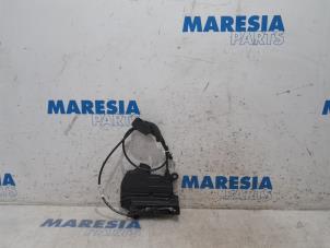 Gebrauchte Türschlossmechanik 2-türig rechts Opel Vivaro B Combi 1.6 CDTI Biturbo 125 Preis € 42,35 Mit Mehrwertsteuer angeboten von Maresia Parts