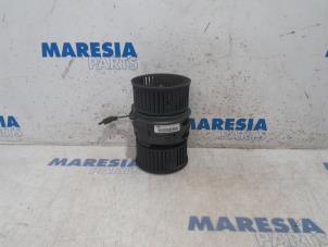 Used Heating and ventilation fan motor Opel Vivaro B Combi 1.6 CDTI Biturbo 125 Price € 60,00 Margin scheme offered by Maresia Parts