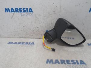 Used Wing mirror, right Renault Captur (2R) 1.3 TCE 150 16V Price € 131,25 Margin scheme offered by Maresia Parts