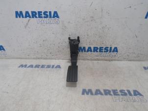 Używane Czujnik polozenia pedalu gazu Renault Captur (2R) 1.3 TCE 150 16V Cena € 20,00 Procedura marży oferowane przez Maresia Parts