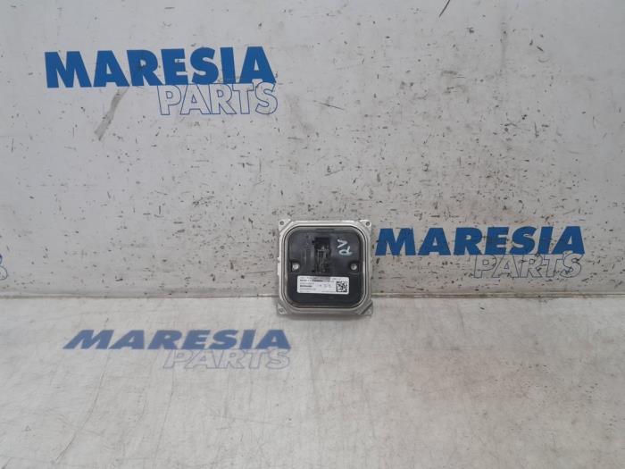 Usagé Ordinateur éclairage Renault Captur I (2R) 1.3 TCE 150 16V Prix € 20,00 Règlement à la marge proposé par Maresia Parts