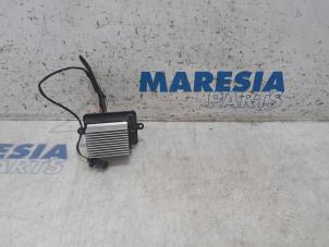 Used Heater resistor Renault Captur (2R) 1.3 TCE 150 16V Price € 20,00 Margin scheme offered by Maresia Parts