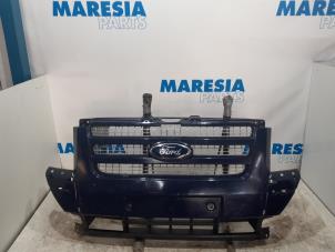 Usados Rejilla Ford Transit 2.2 TDCi 16V Precio € 127,05 IVA incluido ofrecido por Maresia Parts