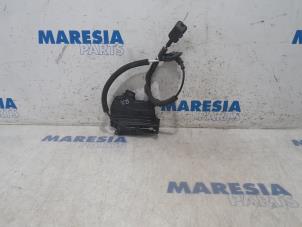 Used Rear door mechanism 4-door, right Renault Captur (2R) 1.3 TCE 150 16V Price € 35,00 Margin scheme offered by Maresia Parts