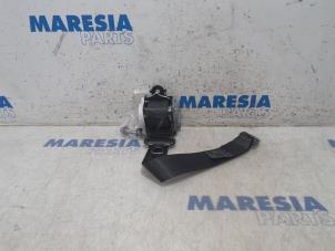 Used Rear seatbelt, left Renault Captur (2R) 1.3 TCE 150 16V Price € 50,00 Margin scheme offered by Maresia Parts