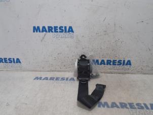 Used Rear seatbelt, right Renault Captur (2R) 1.3 TCE 150 16V Price € 50,00 Margin scheme offered by Maresia Parts