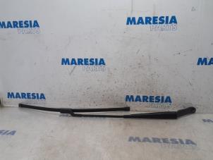 Used Front wiper arm Peugeot 508 SW (8E/8U) 1.6 THP 16V Price € 20,00 Margin scheme offered by Maresia Parts