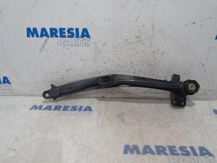 Usados Subchasis Peugeot 508 SW (8E/8U) 1.6 THP 16V Precio € 35,00 Norma de margen ofrecido por Maresia Parts