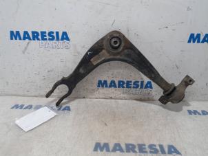 Usagé Bras de suspension bas avant gauche Citroen C5 III Tourer (RW) 1.6 16V THP 155 Prix € 30,00 Règlement à la marge proposé par Maresia Parts