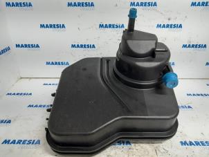 Używane Zbiornik oleju wspomagania kierownicy Citroen C5 III Tourer (RW) 1.6 16V THP 155 Cena € 50,00 Procedura marży oferowane przez Maresia Parts