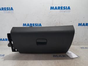 Used Glovebox Opel Vivaro B Combi 1.6 CDTI Biturbo 125 Price € 36,30 Inclusive VAT offered by Maresia Parts