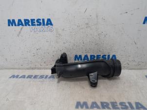Used Air intake hose Opel Vivaro B Combi 1.6 CDTI Biturbo 125 Price € 36,30 Inclusive VAT offered by Maresia Parts