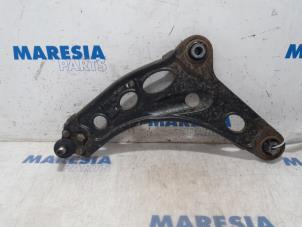 Used Front lower wishbone, left Opel Vivaro B Combi 1.6 CDTI Biturbo 125 Price € 60,50 Inclusive VAT offered by Maresia Parts