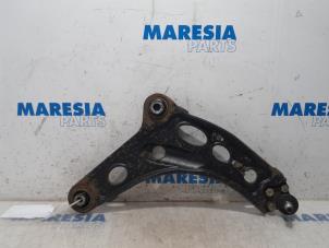 Used Front lower wishbone, right Opel Vivaro B Combi 1.6 CDTI Biturbo 125 Price € 60,50 Inclusive VAT offered by Maresia Parts
