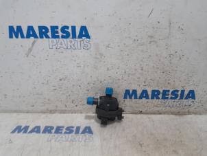 Used Additional water pump Opel Vivaro B Combi 1.6 CDTI Biturbo 125 Price € 30,25 Inclusive VAT offered by Maresia Parts