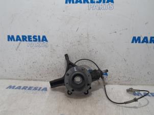 Used Knuckle, front left Peugeot 307 CC (3B) 1.6 16V Price € 30,00 Margin scheme offered by Maresia Parts