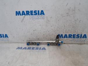 Used Fuel injector nozzle Renault Megane III Grandtour (KZ) 1.2 16V TCE 115 Price € 35,00 Margin scheme offered by Maresia Parts