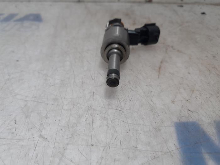 Injector (petrol injection) from a Renault Megane III Grandtour (KZ) 1.2 16V TCE 115 2013