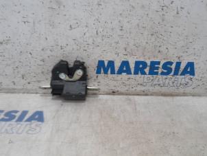 Gebrauchte Schließmechanik Heckklappe Fiat 500 (312) 0.9 TwinAir 85 Preis € 20,00 Margenregelung angeboten von Maresia Parts