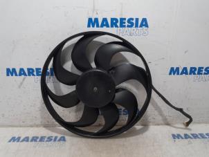 Used Fan motor Peugeot 308 (L3/L8/LB/LH/LP) 1.2 12V e-THP PureTech 110 Price € 50,00 Margin scheme offered by Maresia Parts