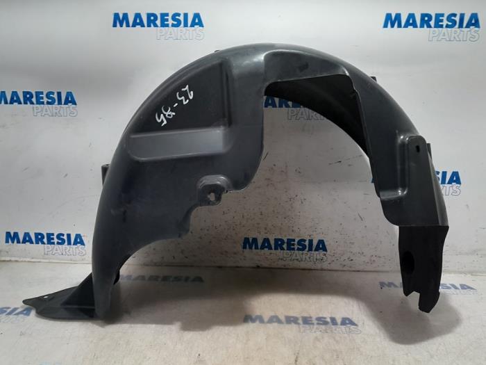 Używane Nadkole Peugeot 308 (L3/L8/LB/LH/LP) 1.2 12V e-THP PureTech 110 Cena € 30,00 Procedura marży oferowane przez Maresia Parts