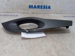 Używane Przelacznik combi okienny Renault Trafic (1FL/2FL/3FL/4FL) 1.6 dCi 115 Cena € 60,50 Z VAT oferowane przez Maresia Parts