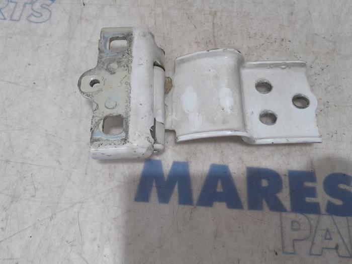 Rear door hinge, left from a Fiat Ducato (250) 3.0 140 Natural Power 2017