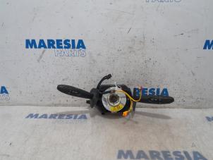 Usagé Commodo d'essuie glace Fiat 500 (312) 0.9 TwinAir 85 Prix € 75,00 Règlement à la marge proposé par Maresia Parts