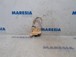 Used Front door lock mechanism 4-door, right Fiat Panda (312) 0.9 TwinAir Turbo 80 Price € 35,00 Margin scheme offered by Maresia Parts